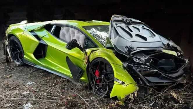 Суперкар Lamborghini Revuelto получил серьезные повреждения в ДТП в Бейруте