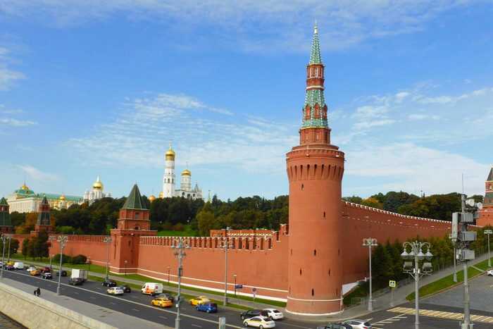 Секреты жизни Ивана Путина: изоляция и контроль над каждым шагом