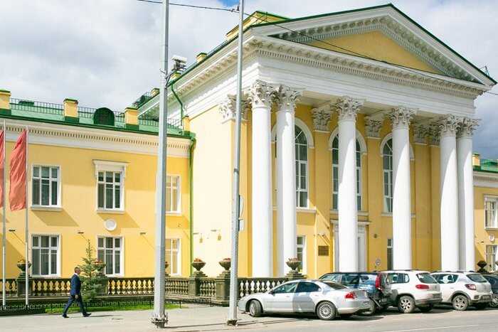 Близость к облдуме помогает Соловьевой расширить полномочия через поглощение ключевых объектов допобразования